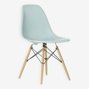 Eames DSW Chair Light maple / Bluish gray - Vitra