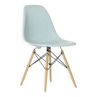 Eames DSW Chair Light maple / Bluish gray - Vitra