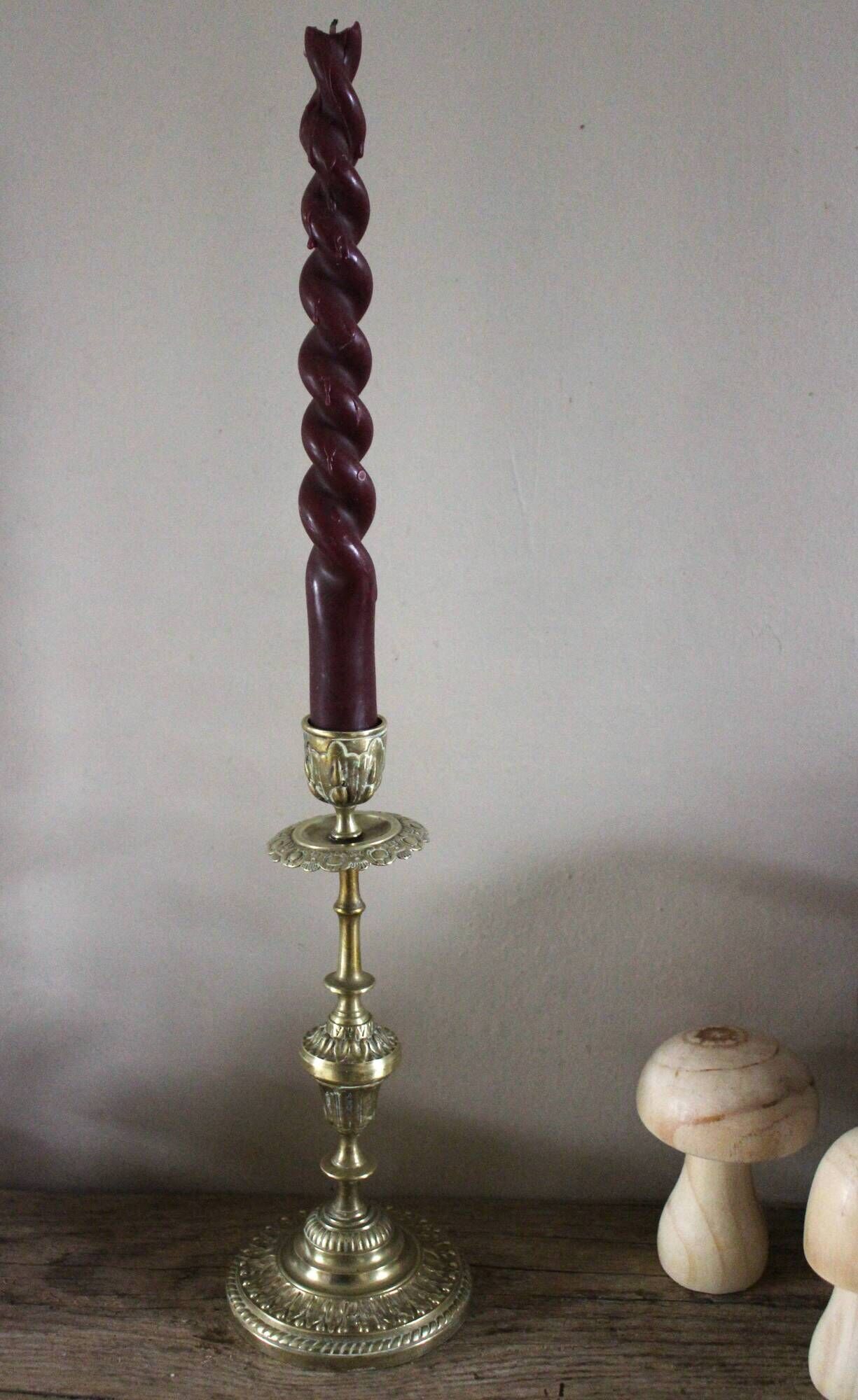 Candle holder brass corolla decor candle