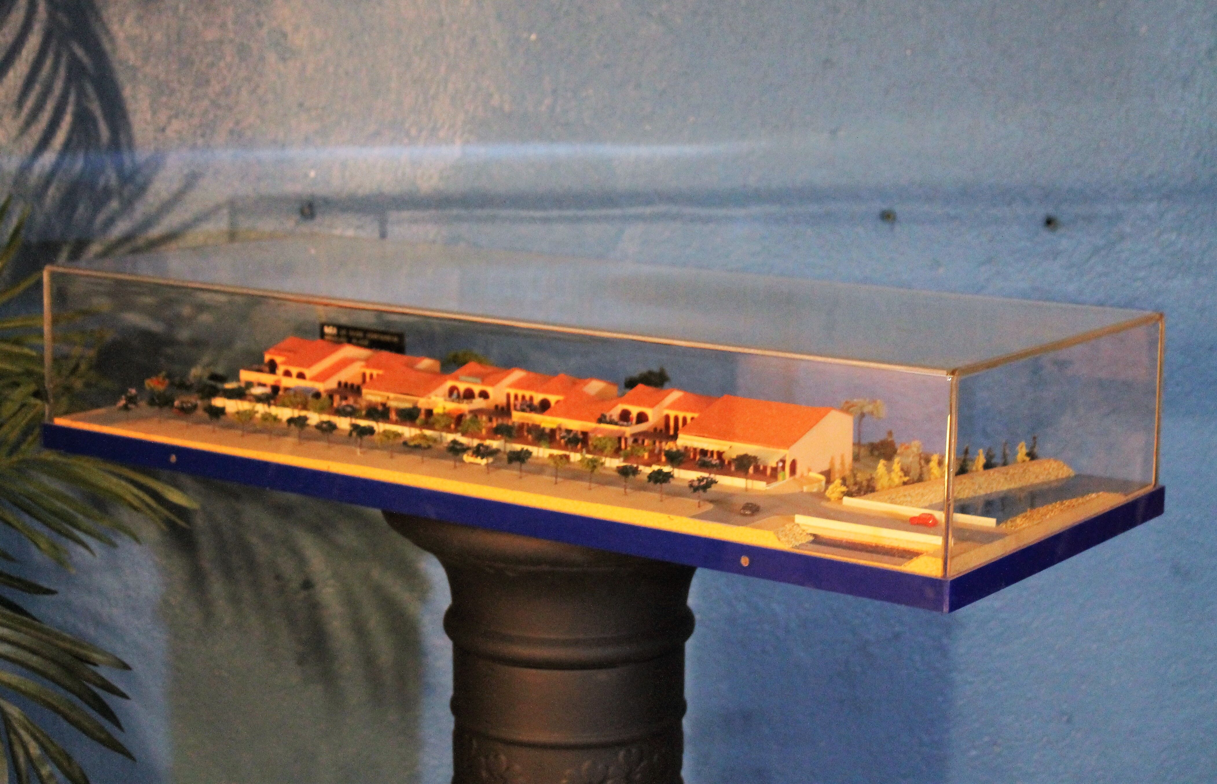 Model architect, 1980s