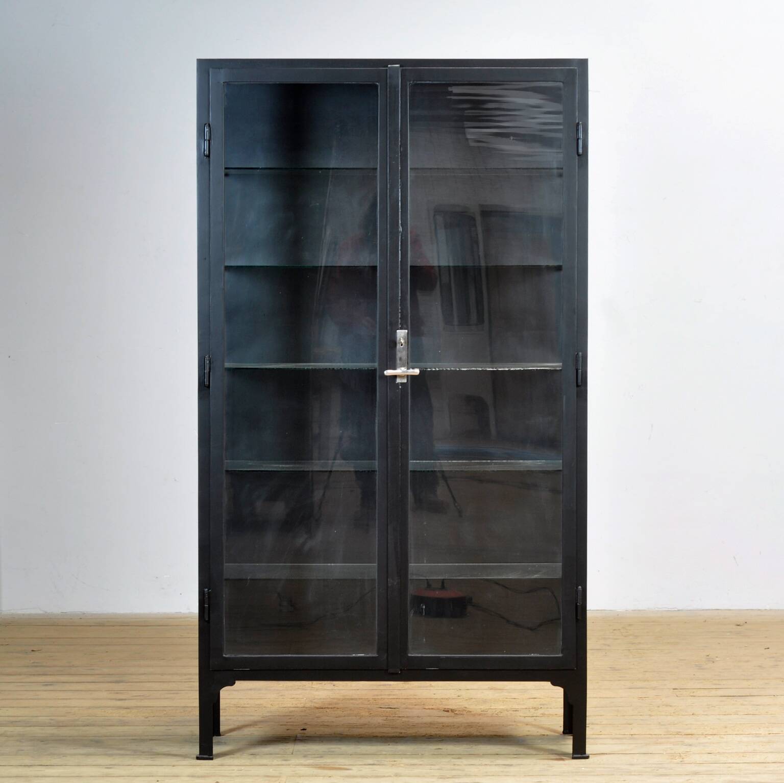 Medical cabinet, 1930s