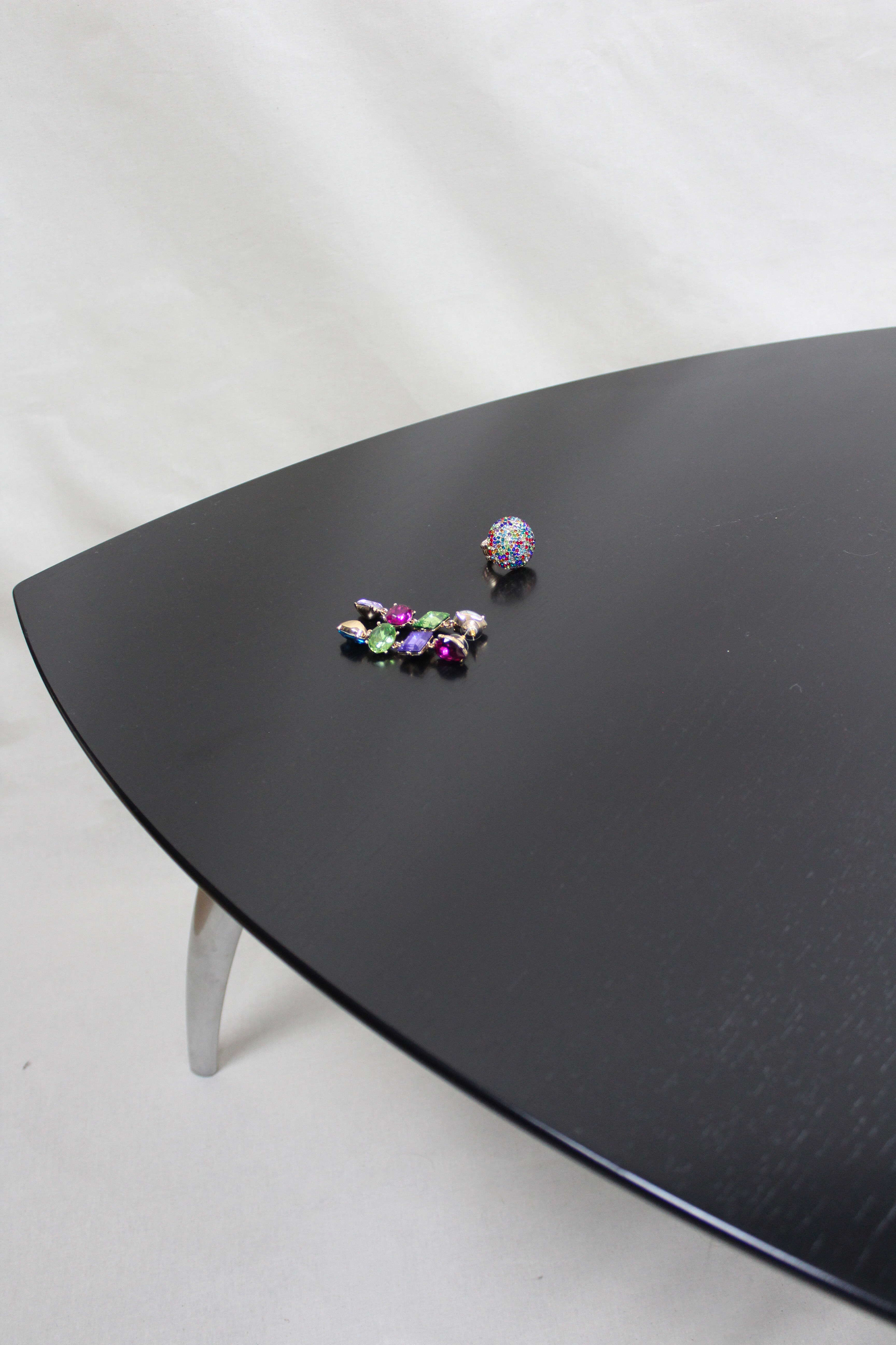 Table basse "Tucano" par Marc Berthier circa 1990
