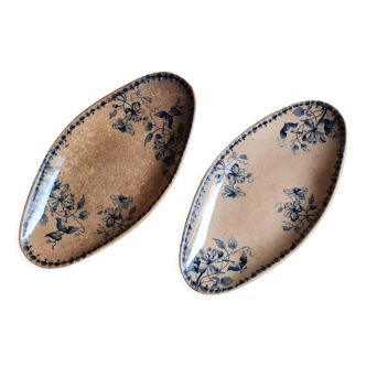 Pair of iron earth dishes