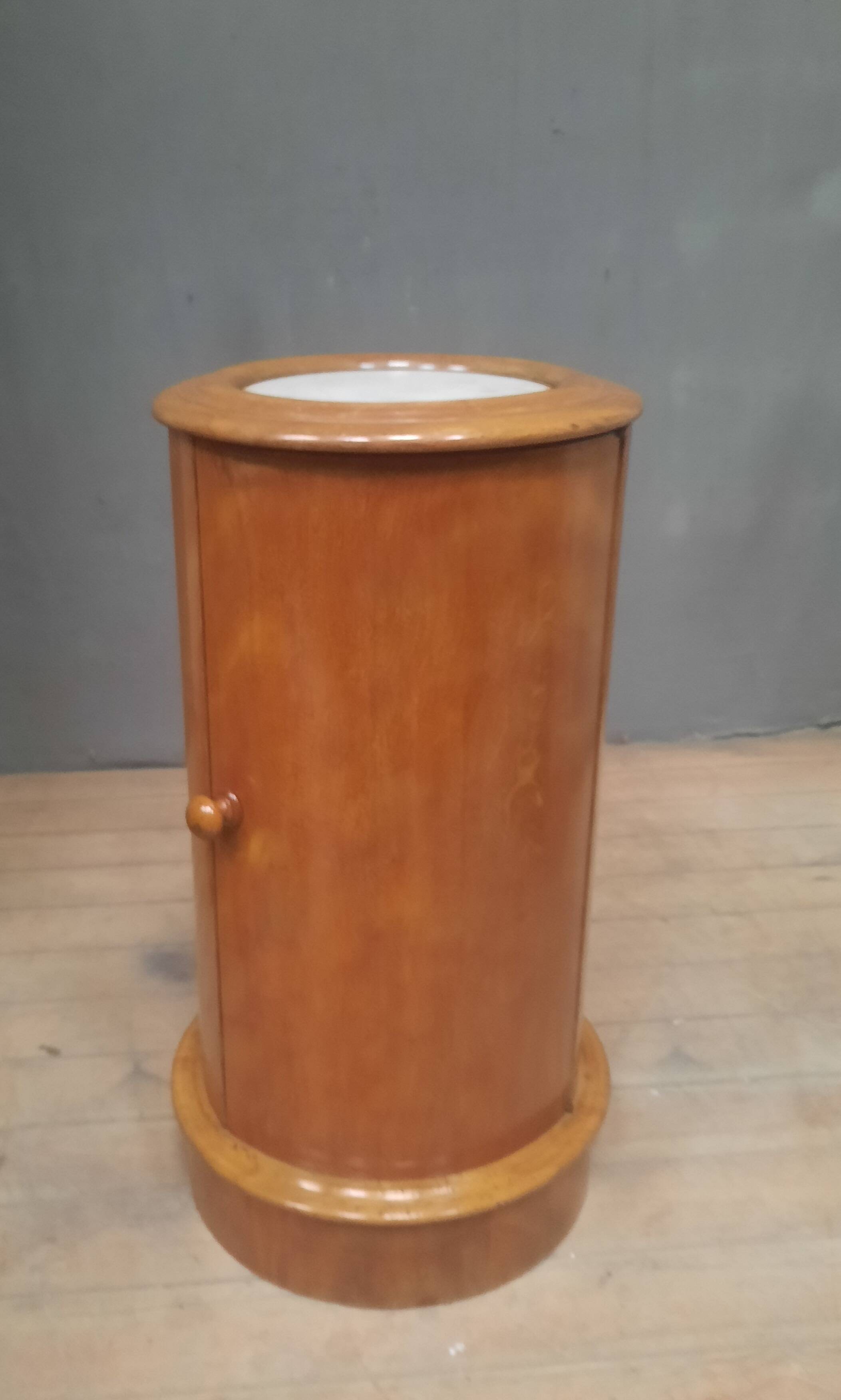 Nineteenth-century light wood sleeper