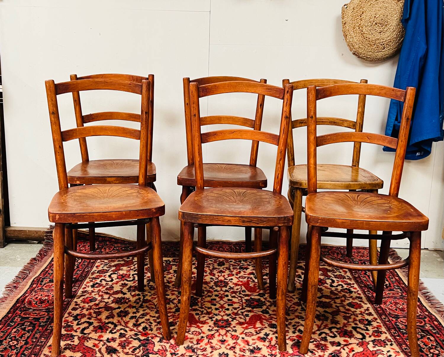 6 anciennes chaises bistrot