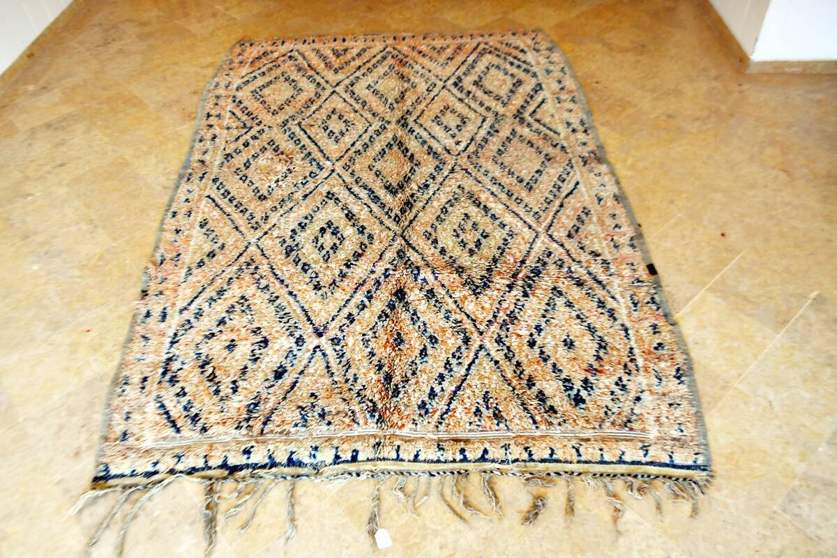 Moroccan Berber rug Beni Mguild Vintage 286 x 195 cm
