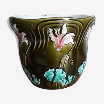 Barbotine flower pot