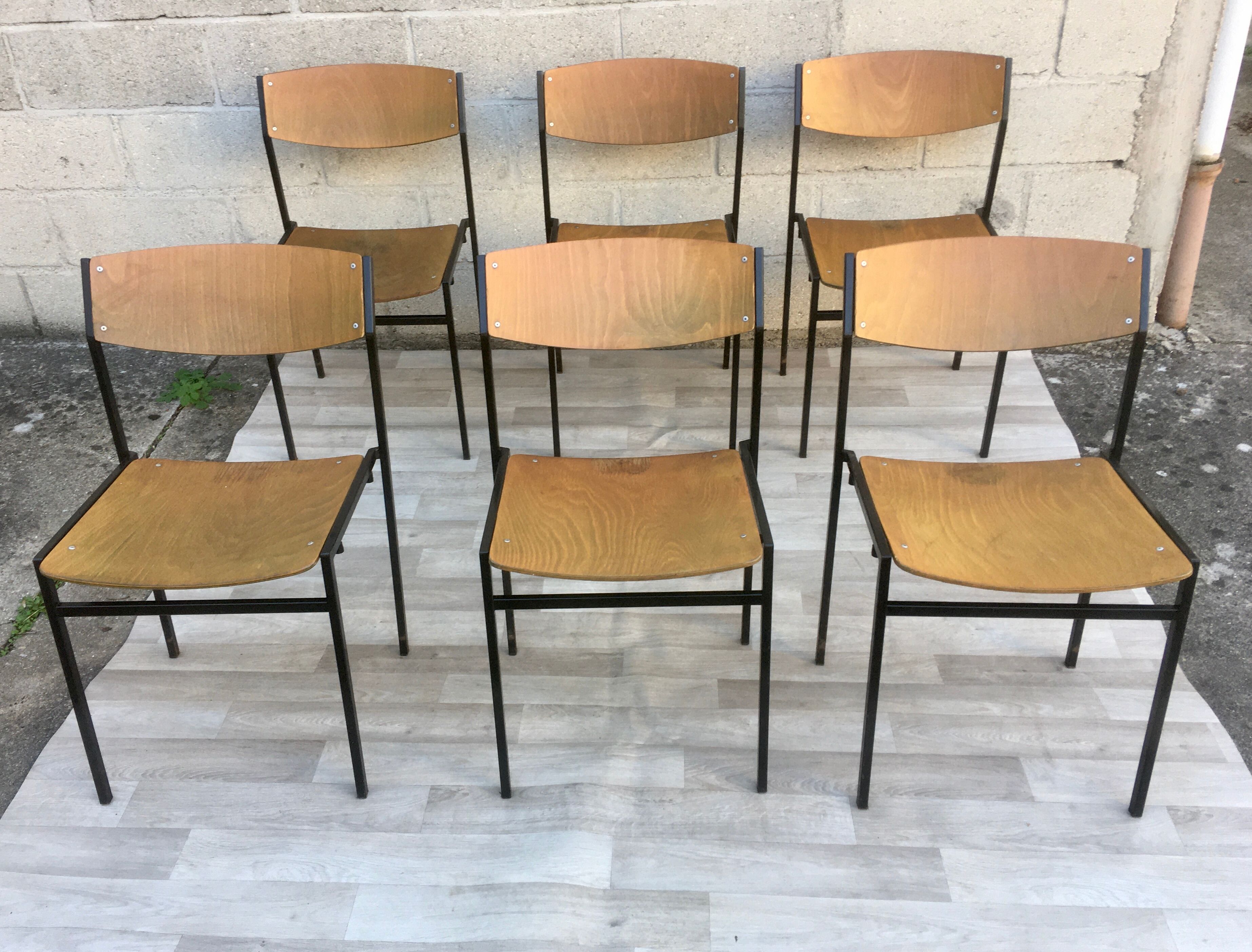♻️ Set of 6 chairs designed by designer Gijs van der sluis.