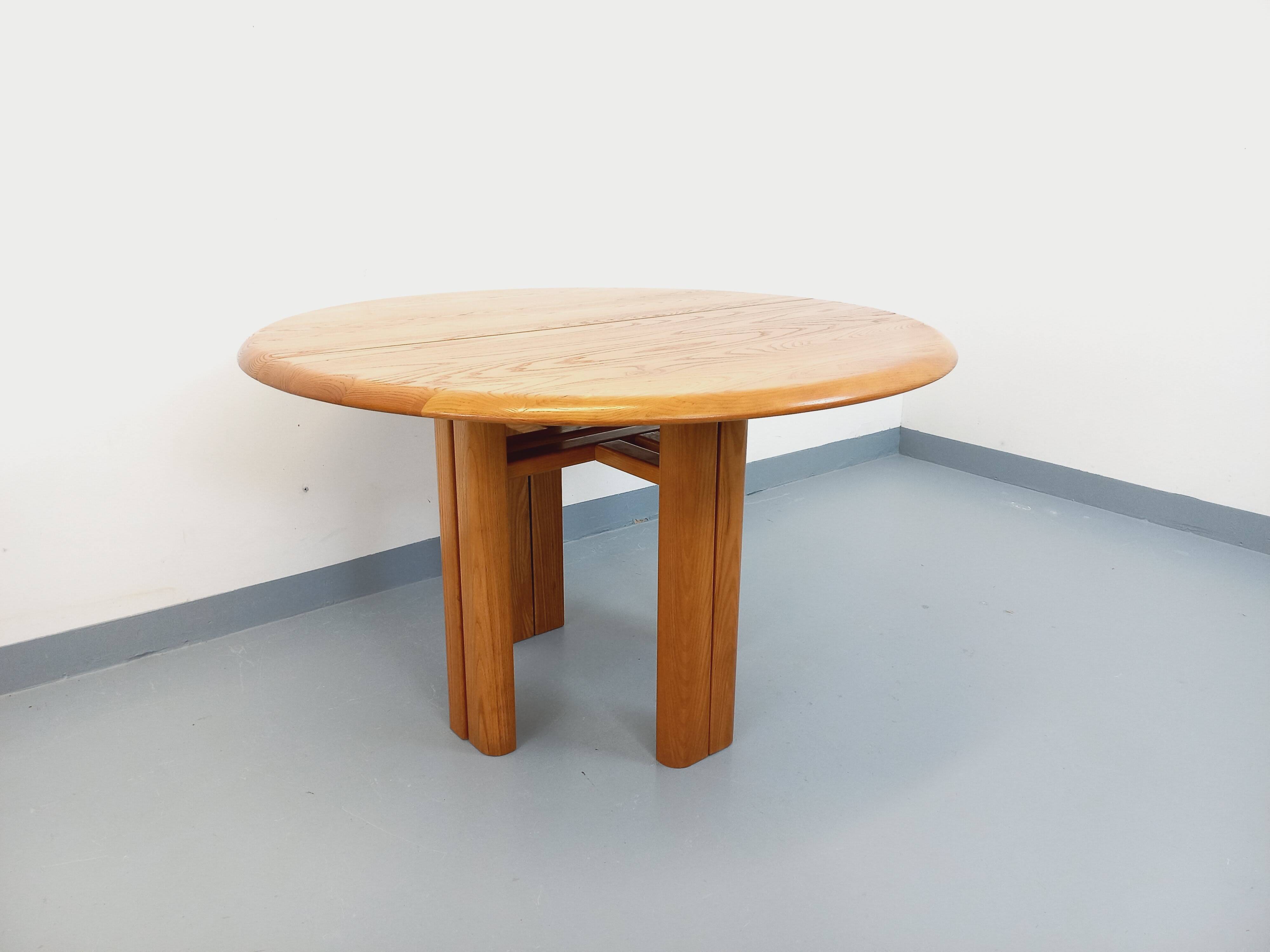 Table à manger ronde vintage Seltz des années 70 80 en orme blond massif