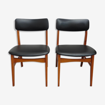 Pair of scandinavian style chairs