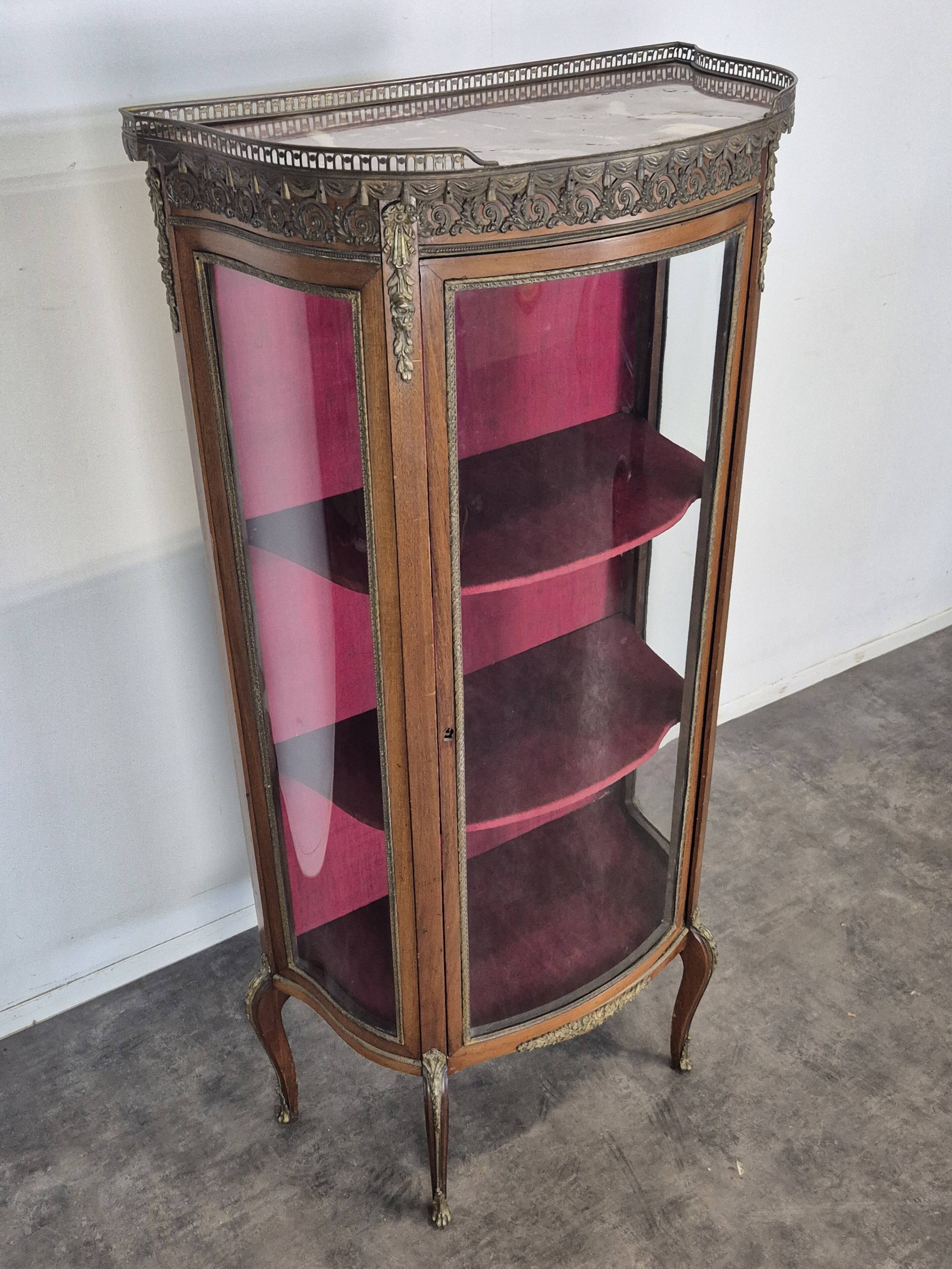 Napoleon III display cabinet with curved glass