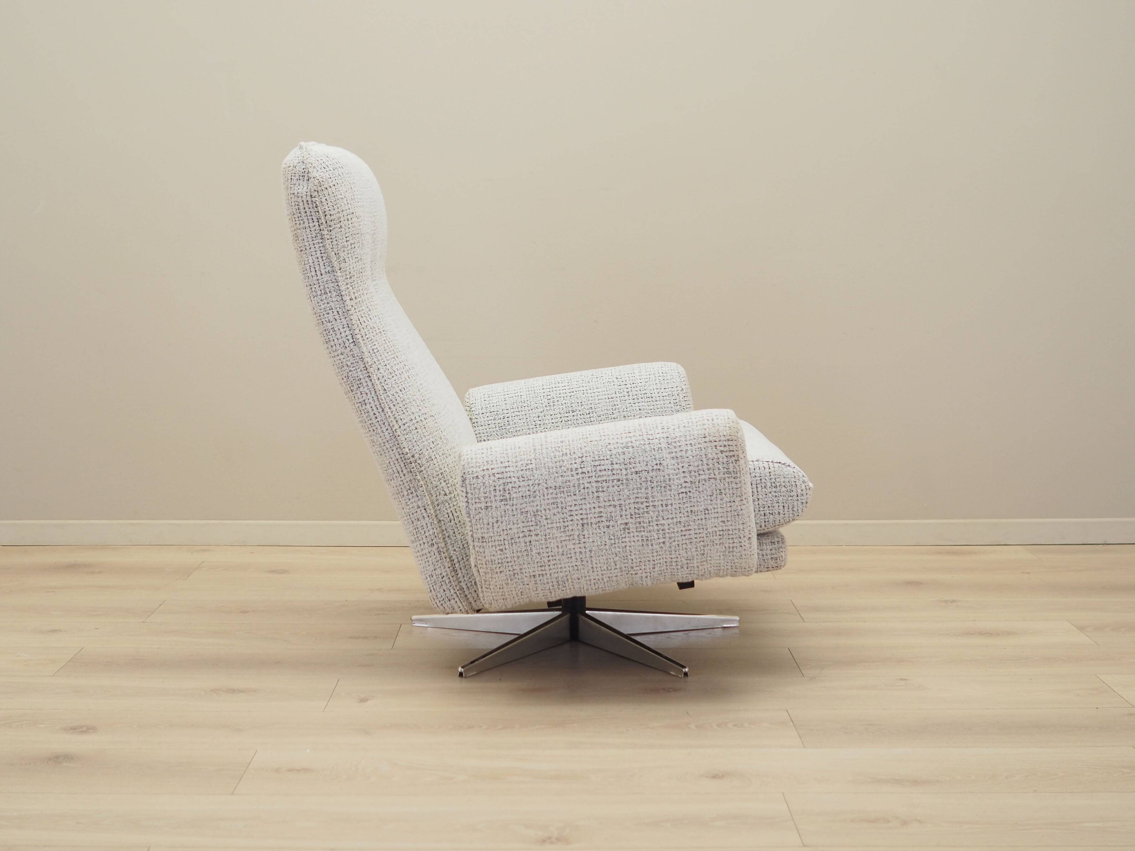 Swivel chair, Italian design, 1970s, produced in Italy