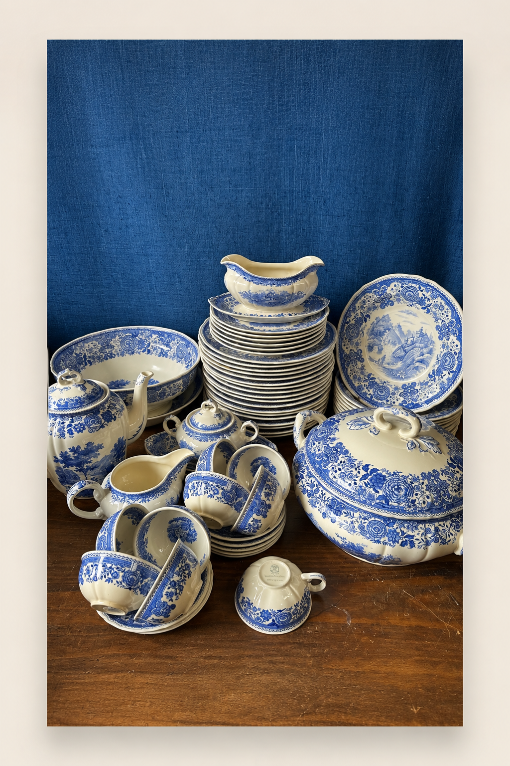 Service 51p. in earthenware Villeroy & Boch – model SAAR Burgenland