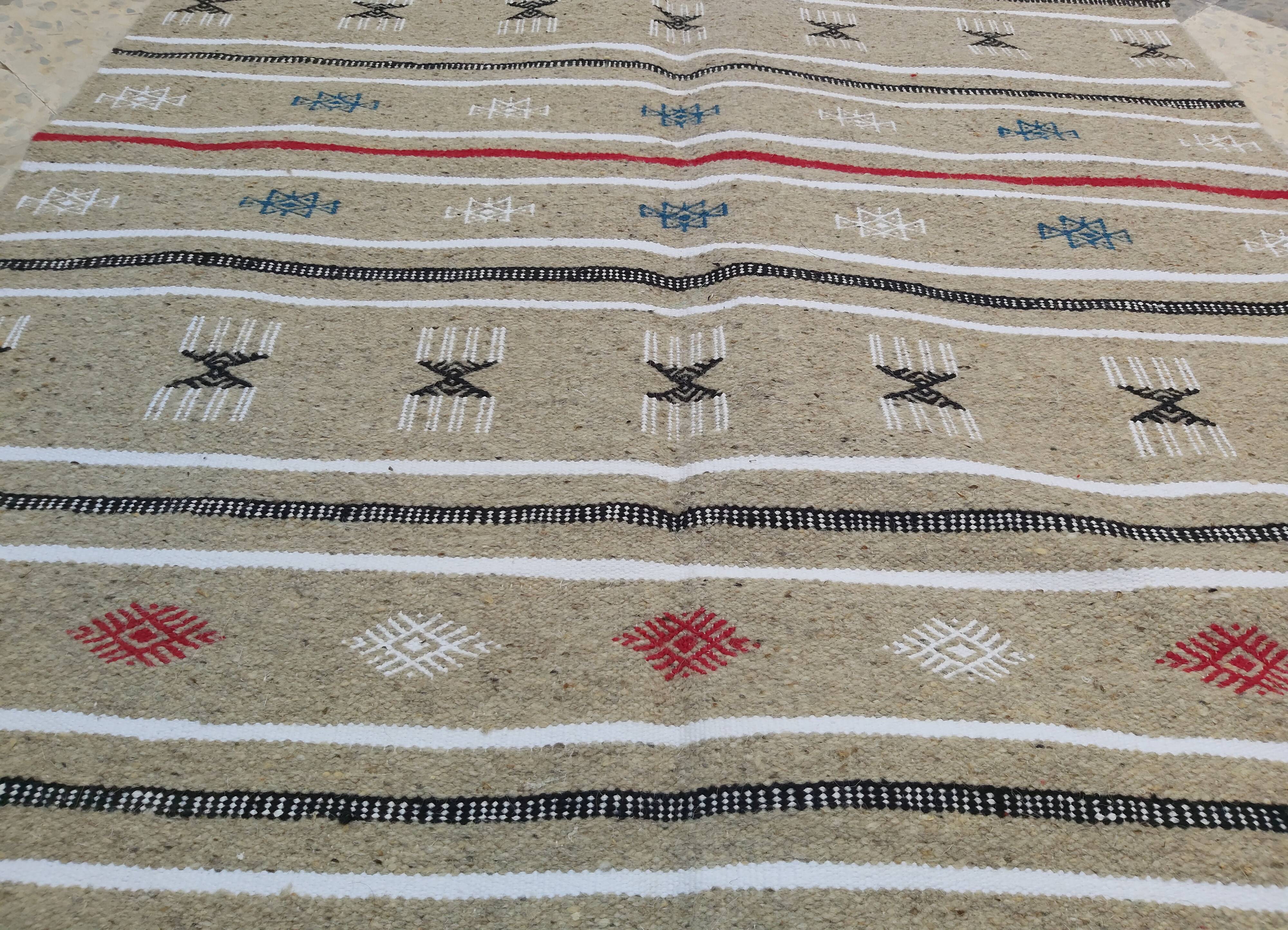Traditional kilim carpet with Berber motifs 100x145cm