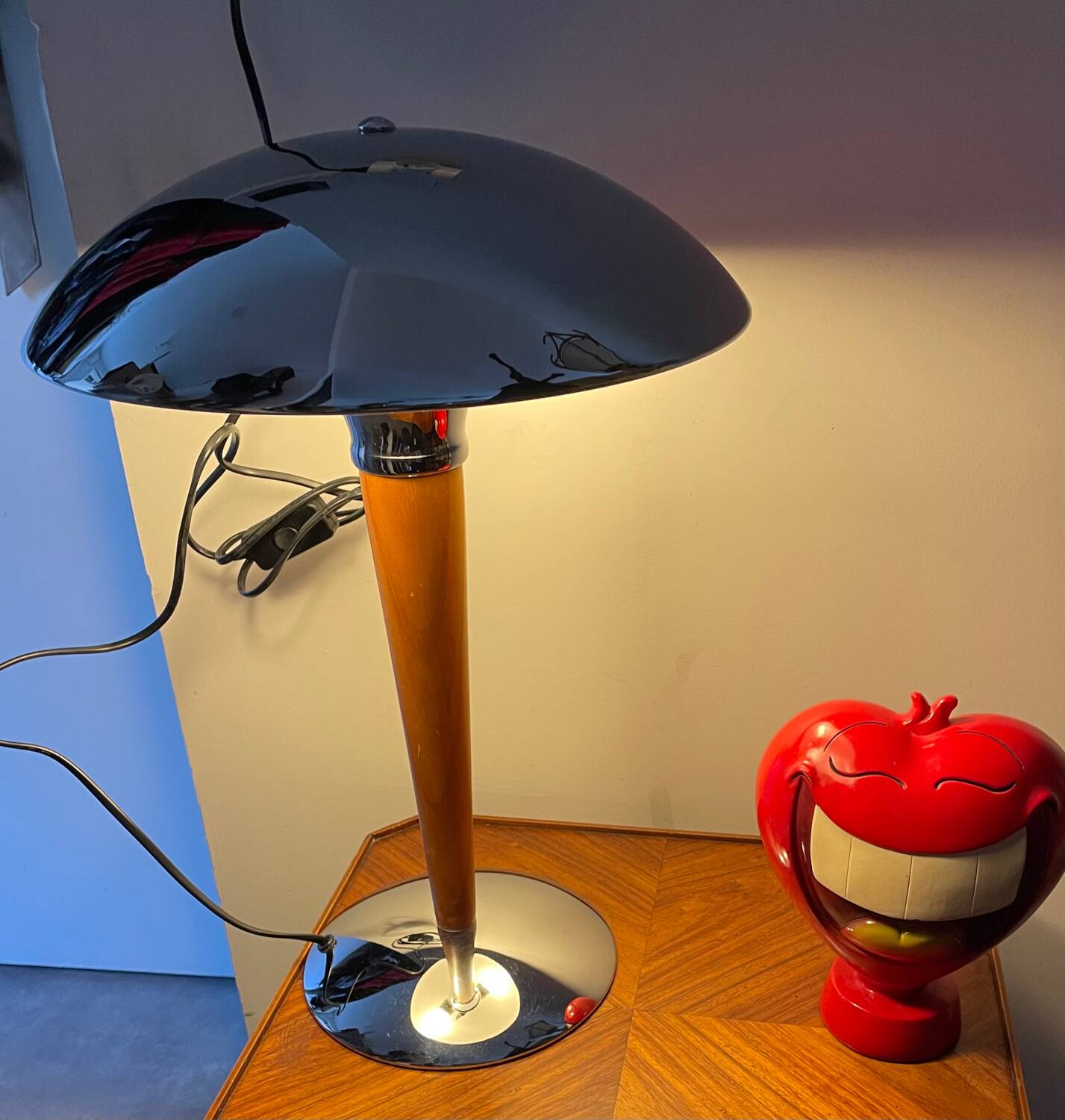 Vintage 90s ocean liner lamp
