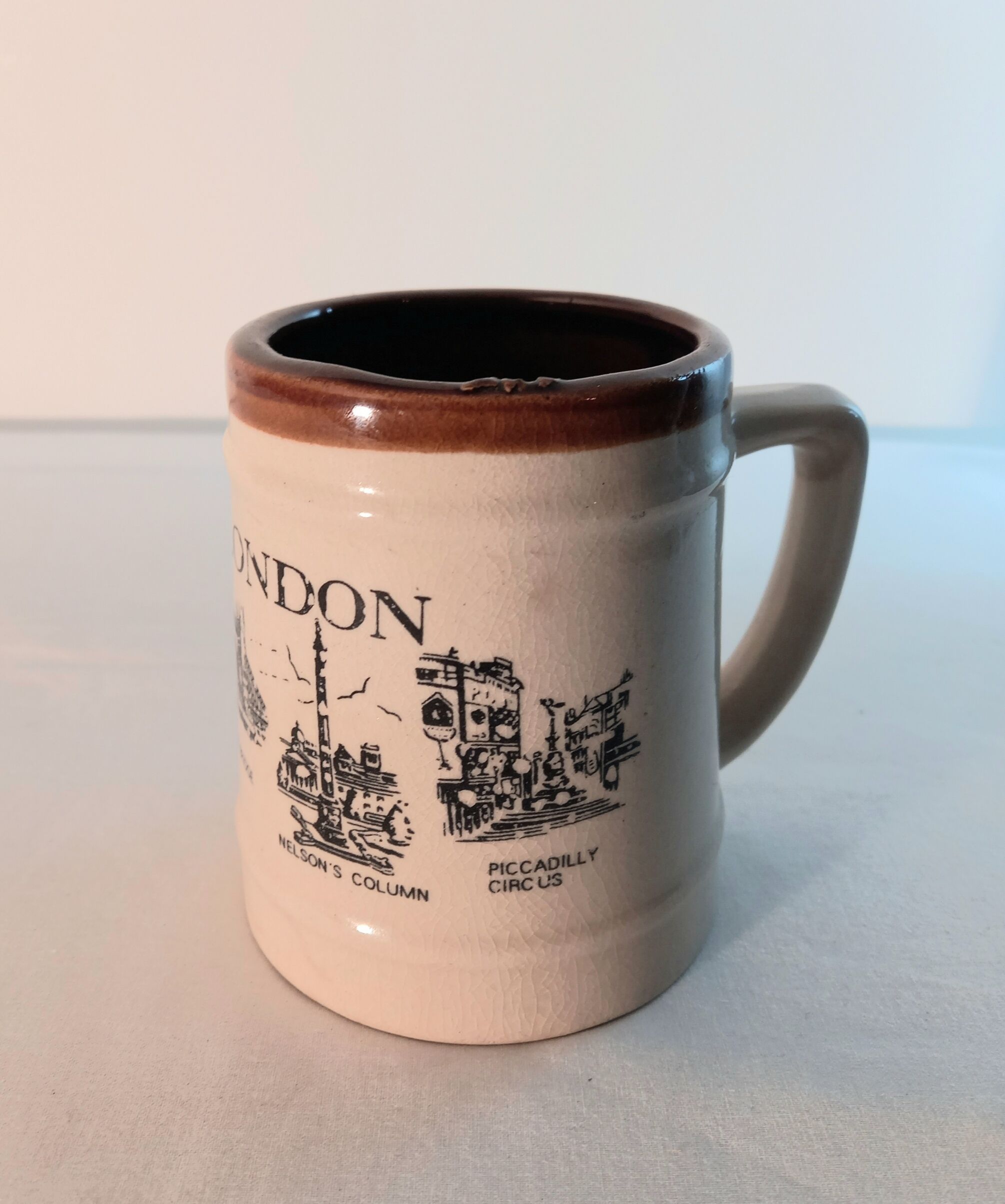 Sandstone beer mug ''London''