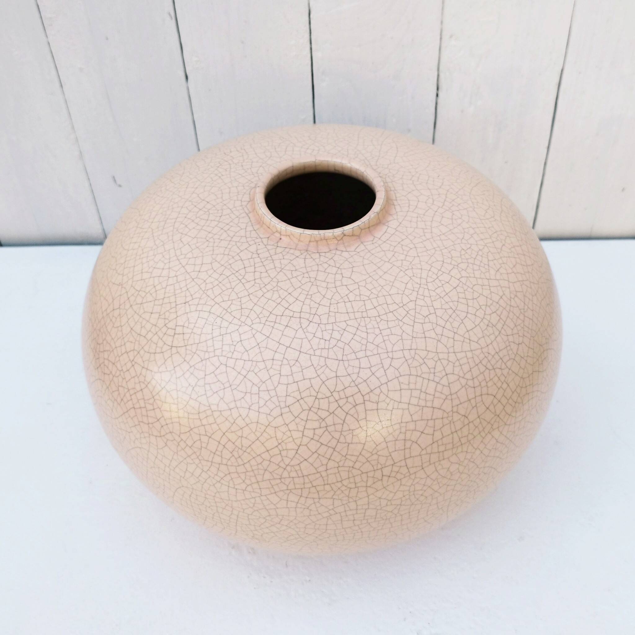 Large cracked ceramic ball vase Saint-Clément