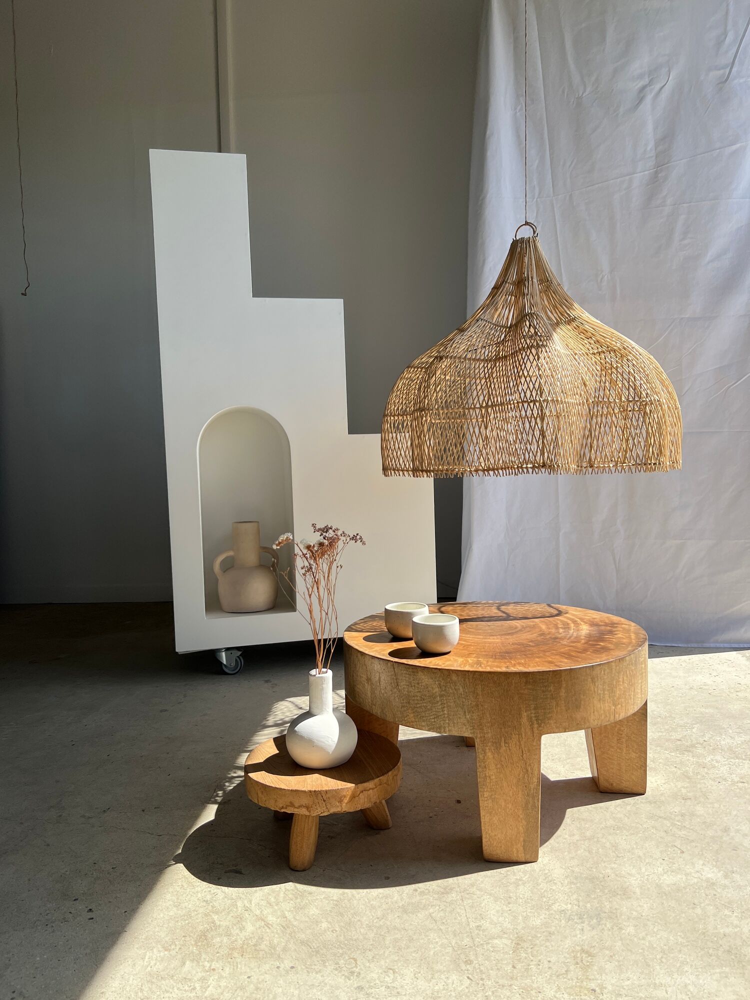 Rattan pendant lamp in the shape of a flower