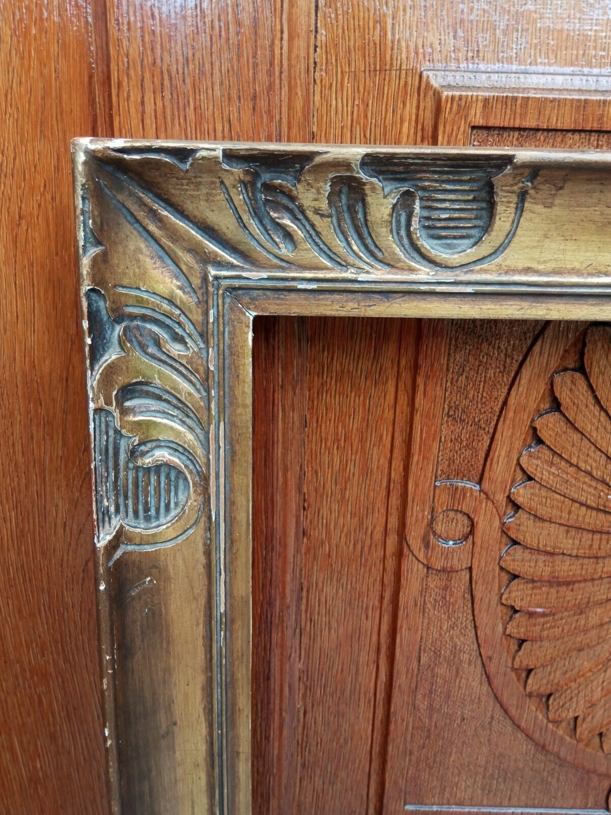 Old Montparnasse frame with keys and gilded leaf - Format 15 P - circa 1950