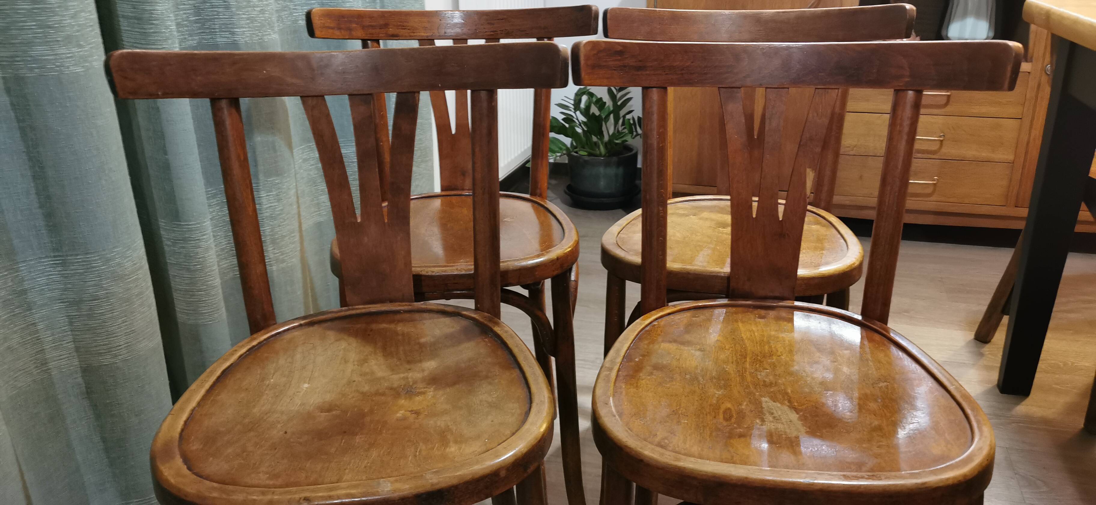 Lot of bistro chairs