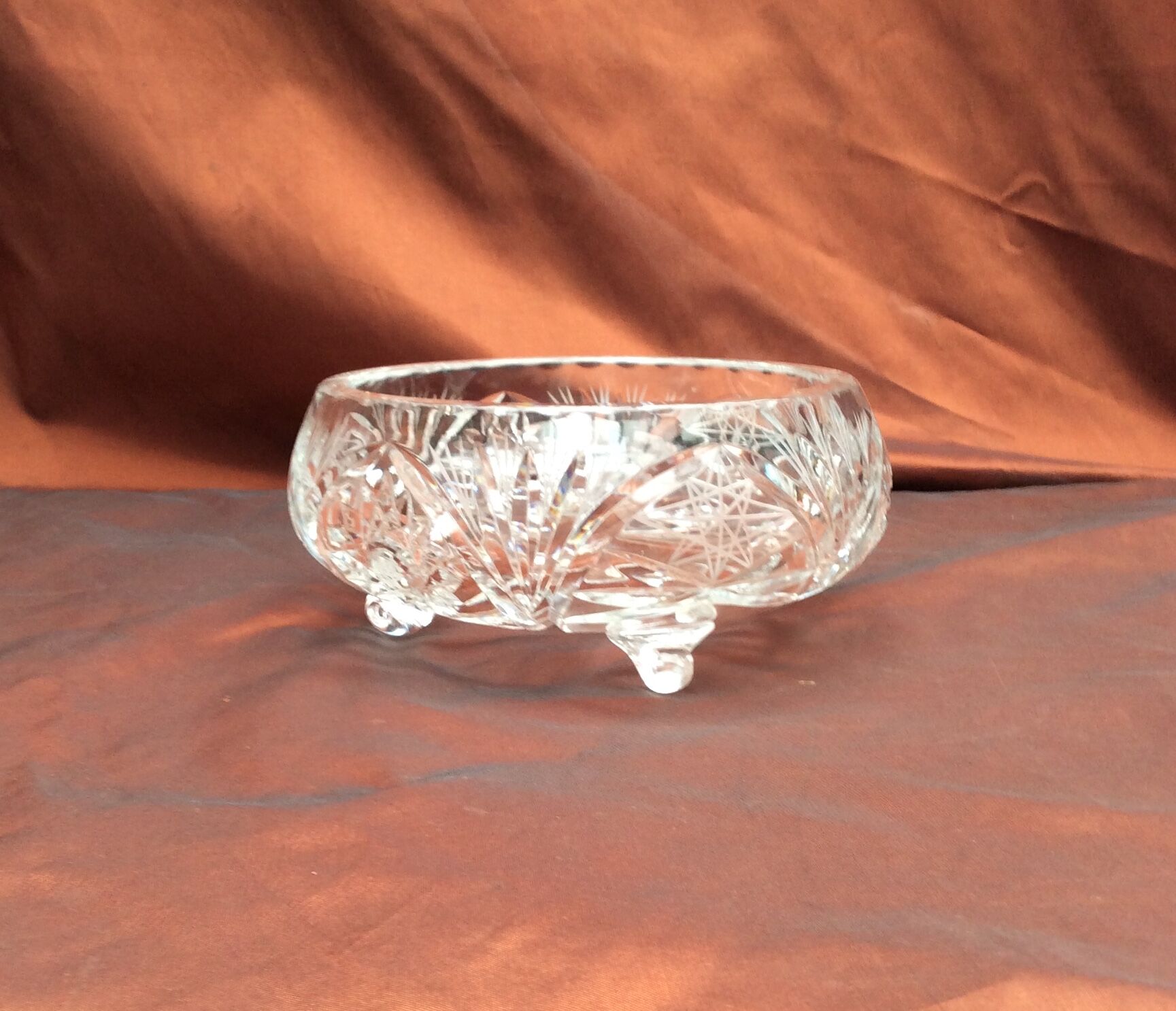 Empty vintage round crystal pocket size: height -16cm- diameter -18cm-