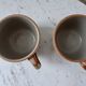Lot de 2 mugs en grès vintage