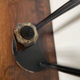 Bean-shaped tripod stool