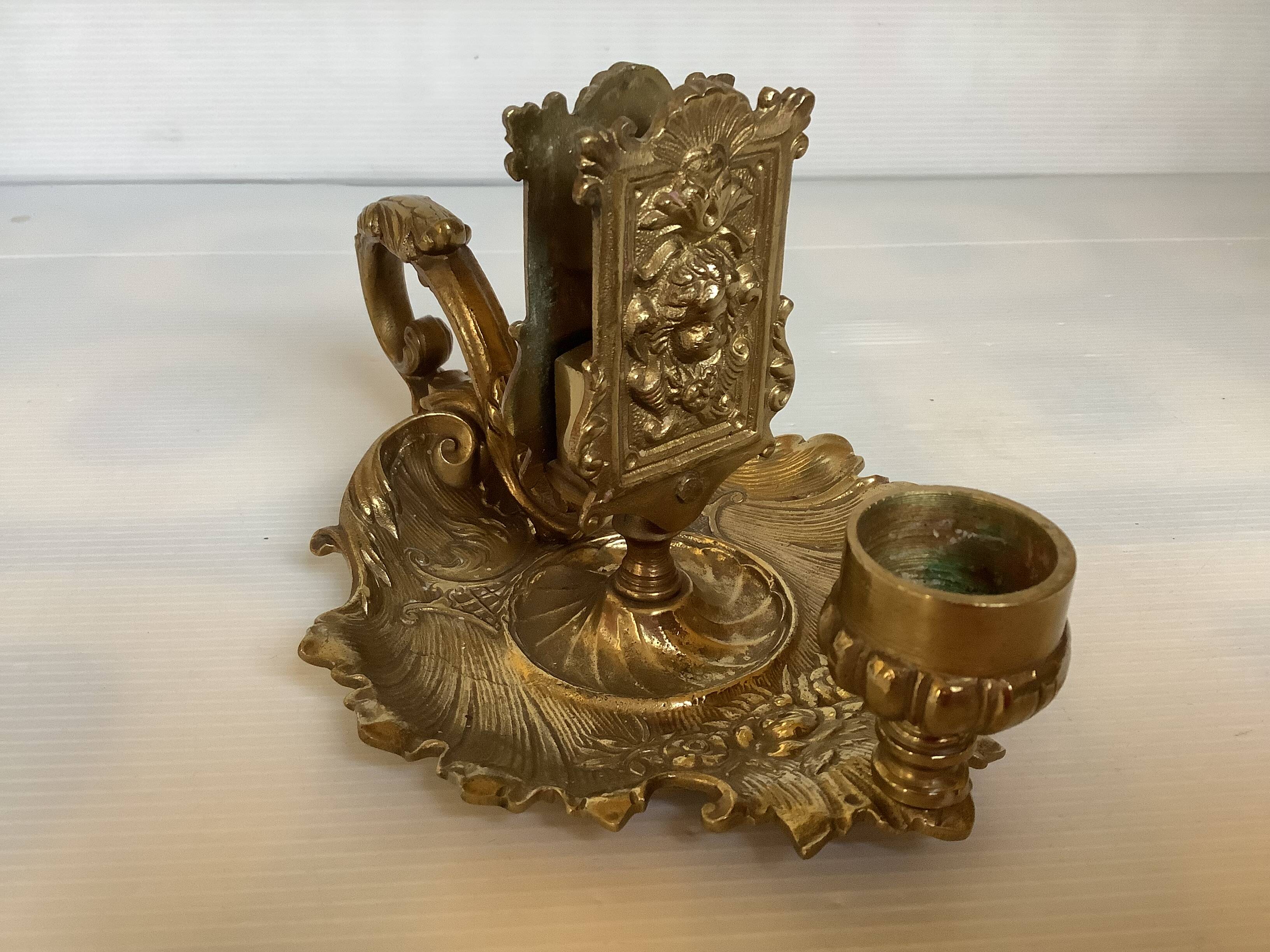 Candle holder rat of the cellar with match holder in bronze