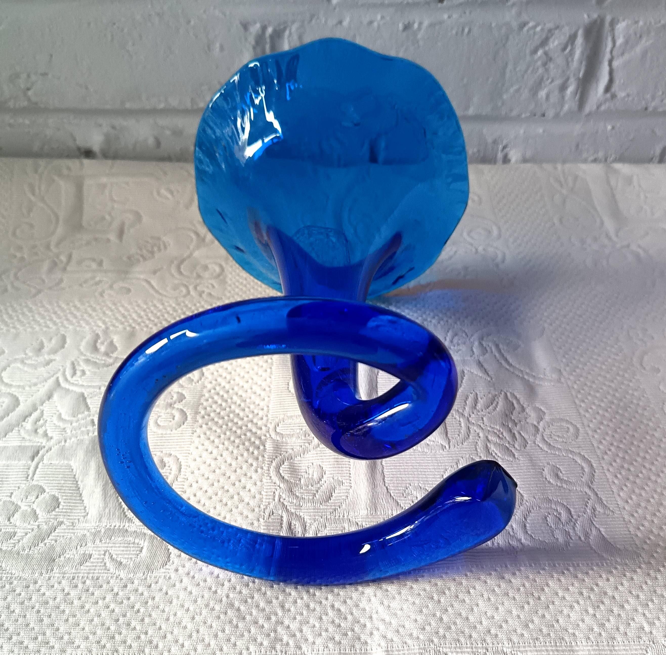 Beautiful trumpet VASE, in blown cobalt blue glass