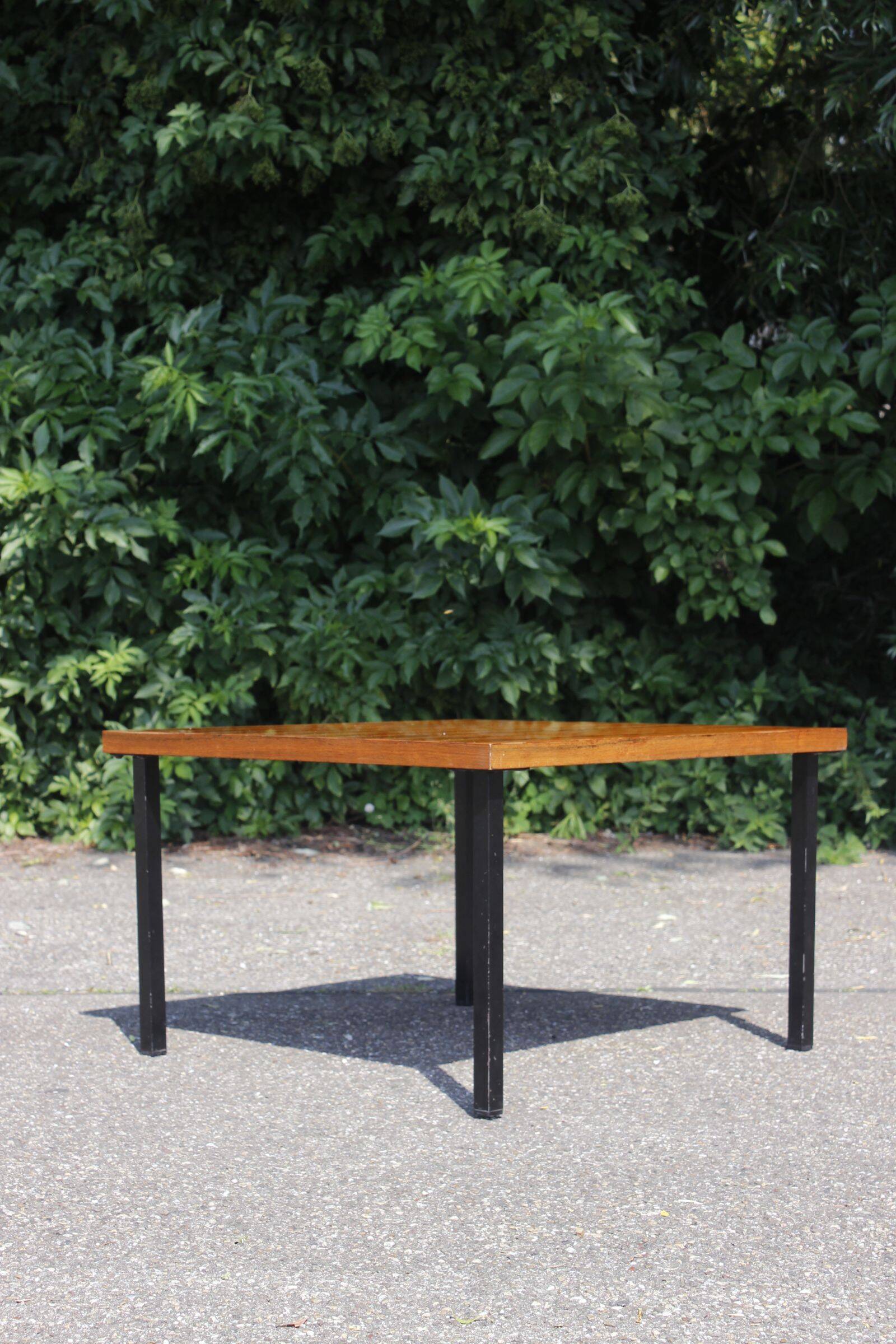 Table basse moderniste en palissandre de Rio, Mutz 1950s