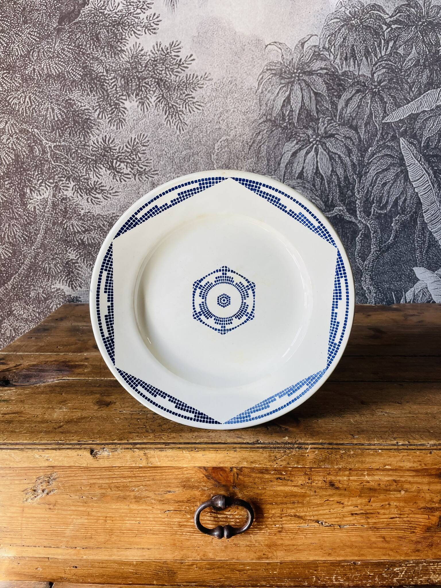 Round dish from Andréa, New Earthenware Factory in Givors