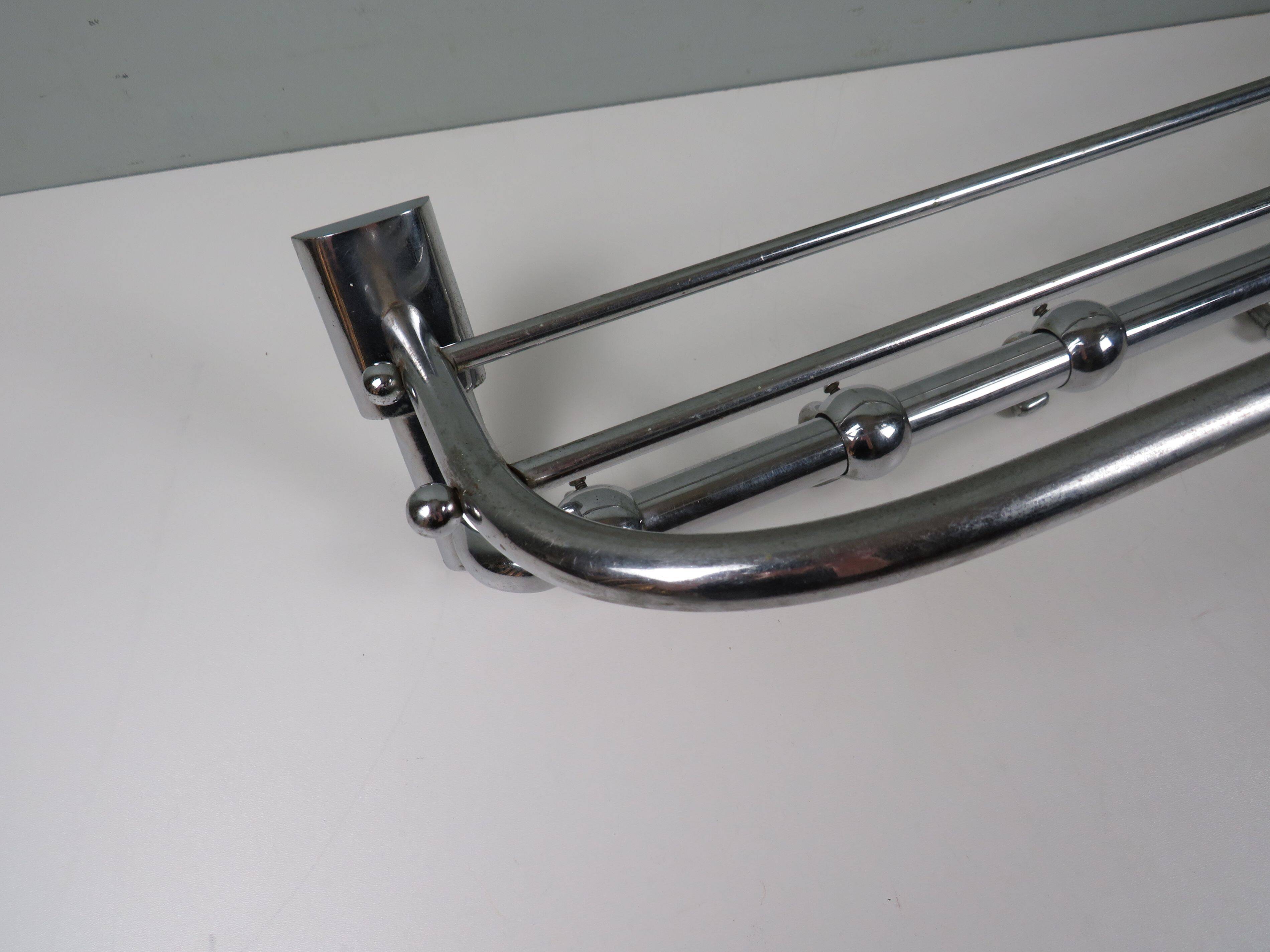 Wall-mounted coat rack Bauhaus / Art Deco in chrome metal, 1920s