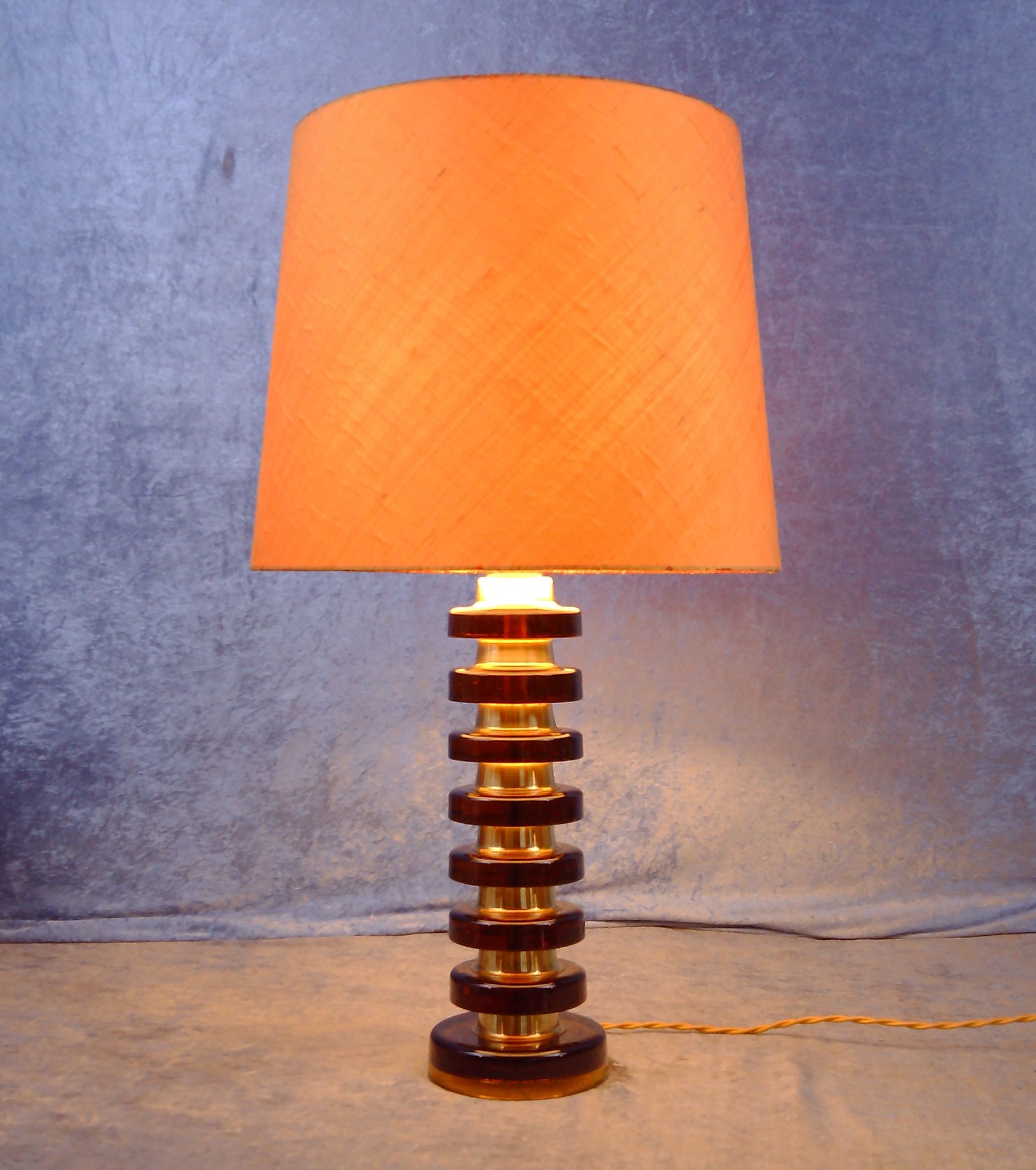 Glass and brass tablelamp from Möllers Armaturfabrik Eskilstuna, Sweden. 1970's.