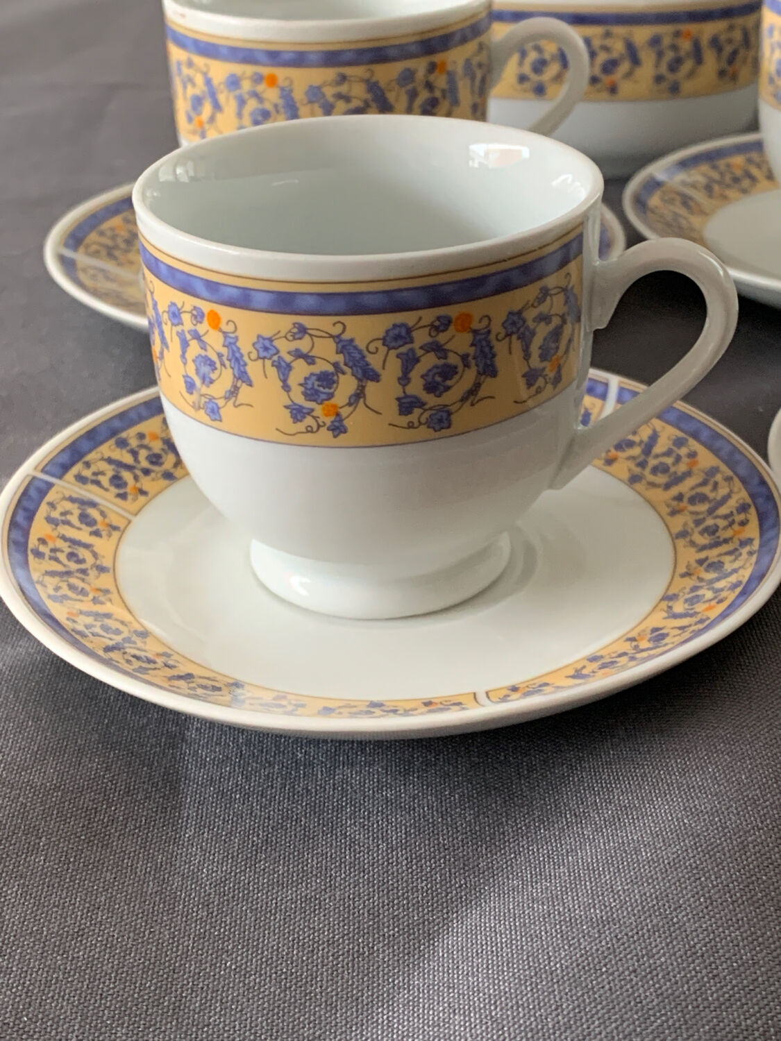 Service à café 4 tasses et sous tasses + sucrier