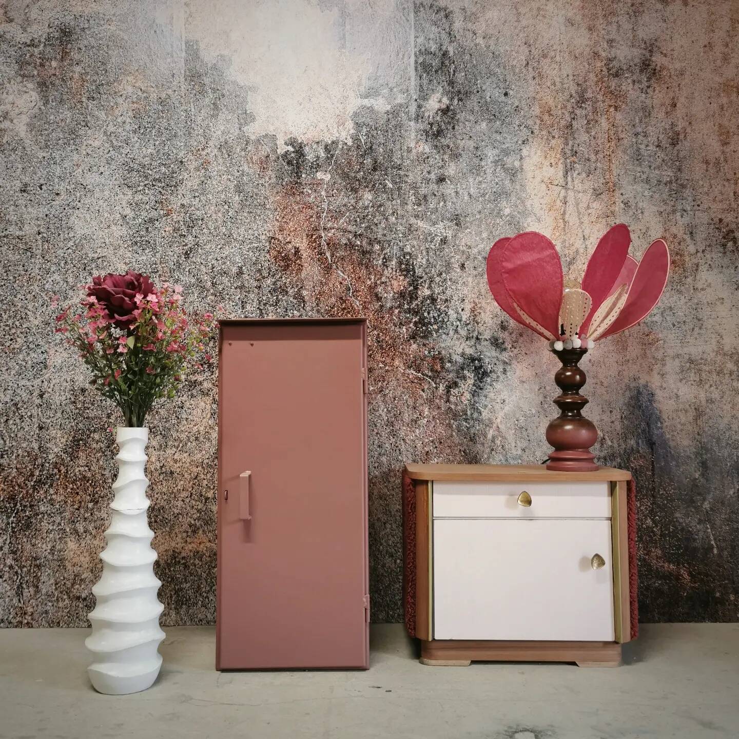 Hanging metal cabinet