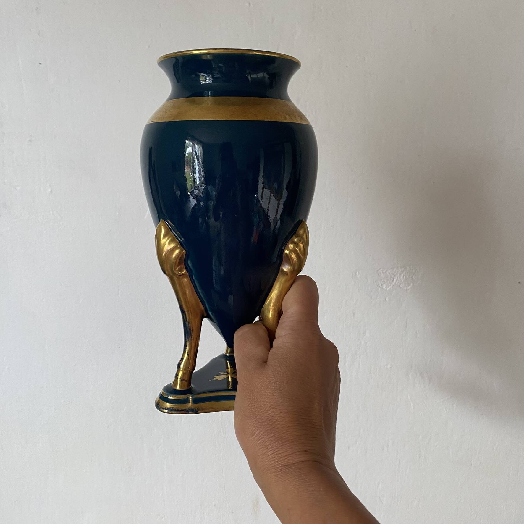 Pair of ceramic vases in Empire style