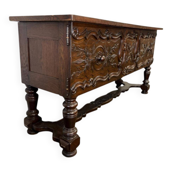 Buffet sculpté vintage en bois / armoire