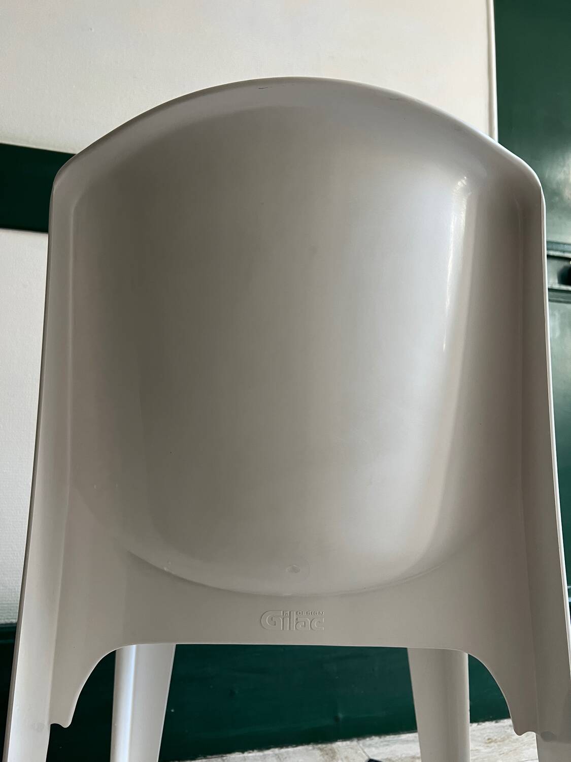 Gilac 1970 design monobloc chair