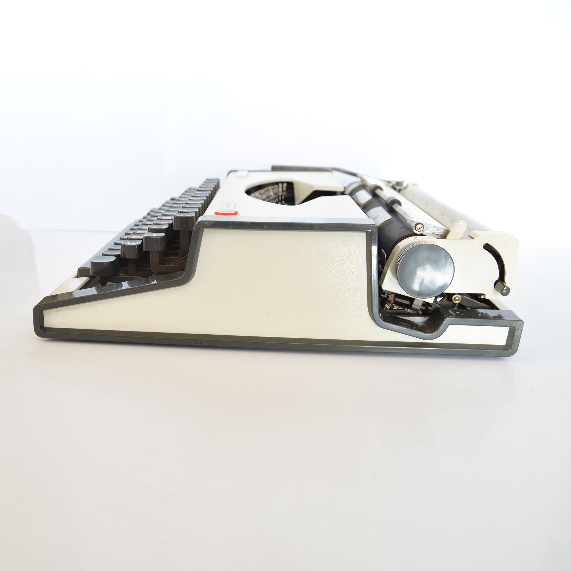 Typewriter AEG Olympia Traveler S, Germany 70s