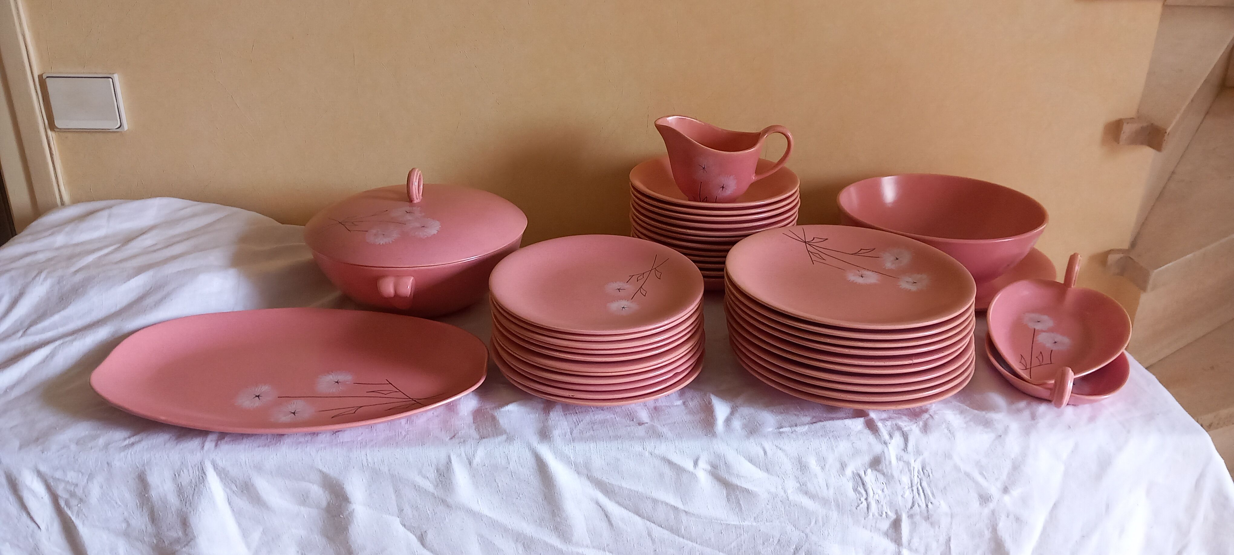 Longchamp France dinner set