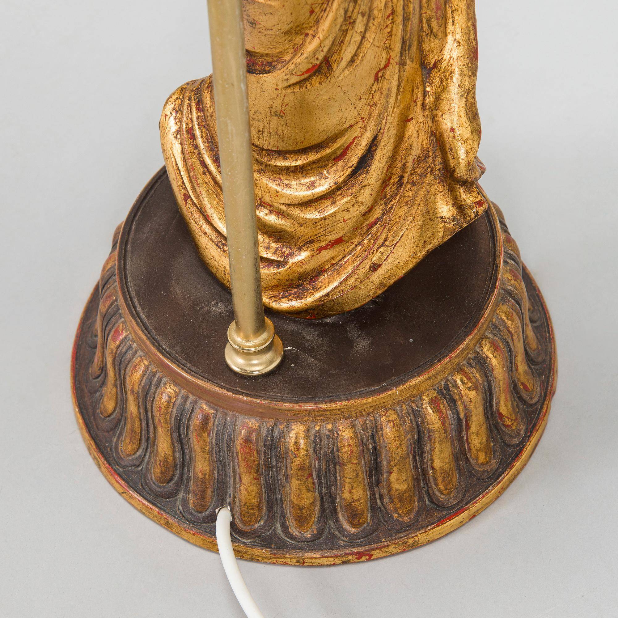 Pair of gold table lamps in the style of William Billy Haines, United States, 1950s.