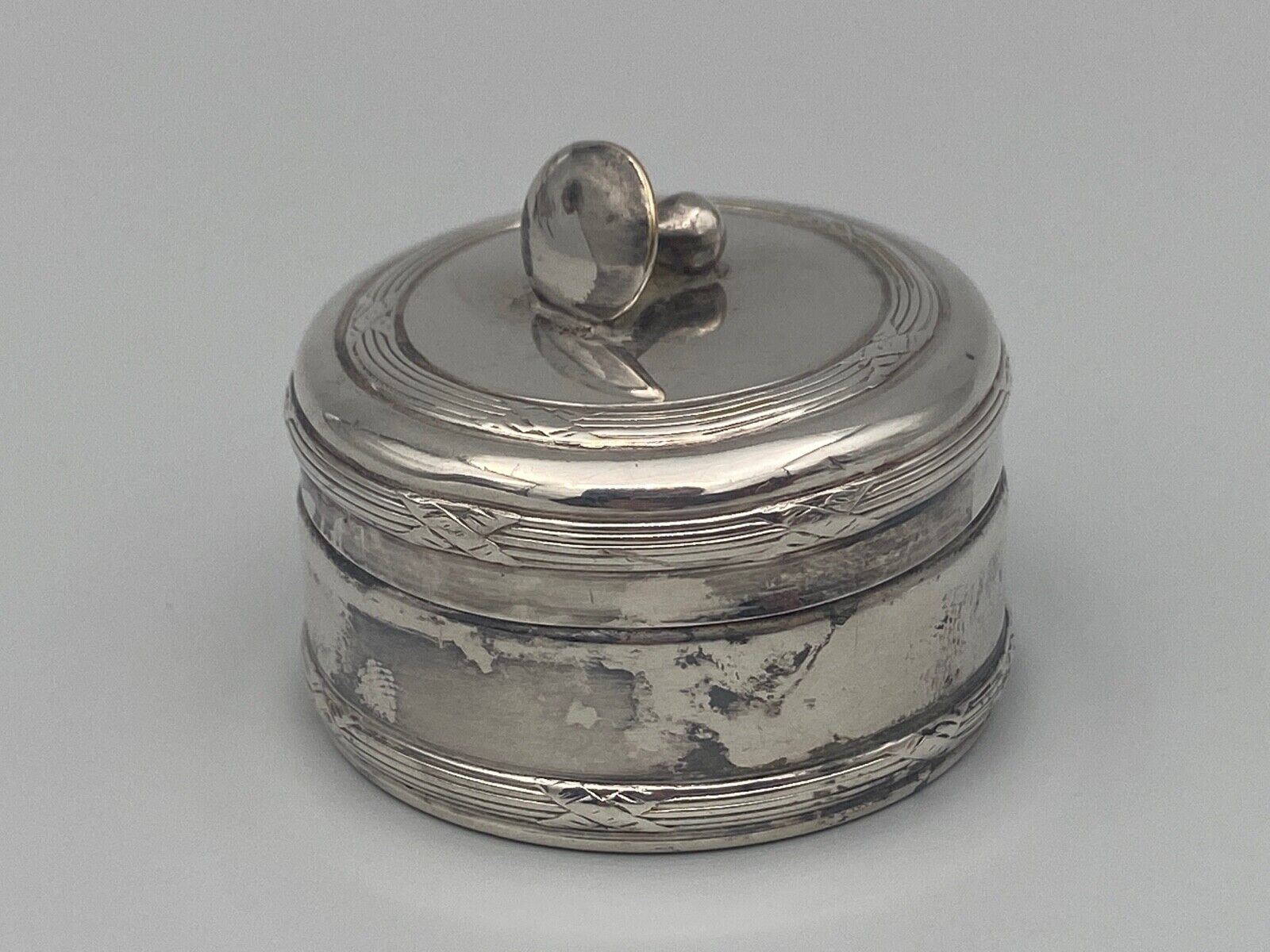 Christian dior silver metal box with cufflink decor socket