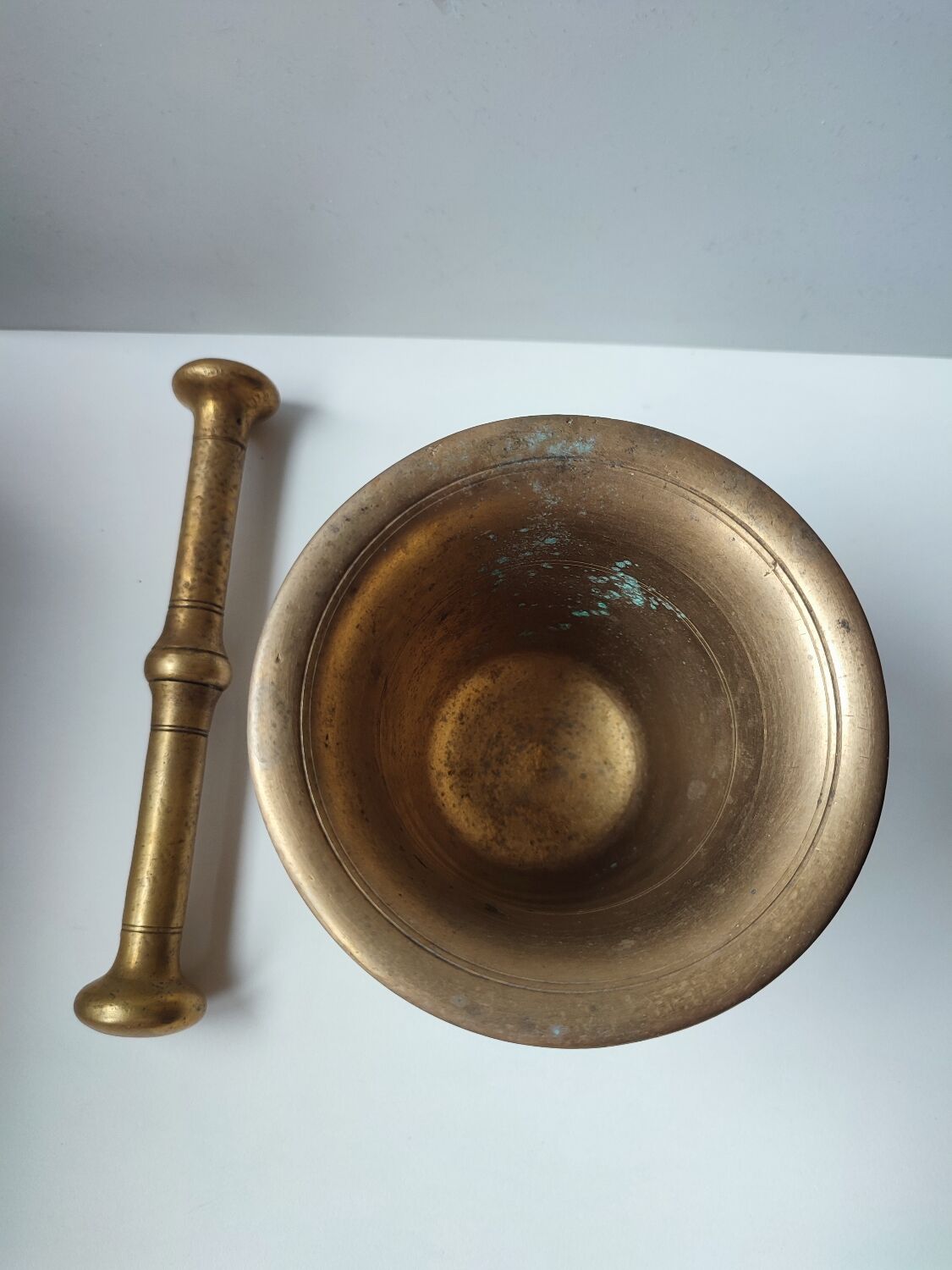Bronze mortar and pestle