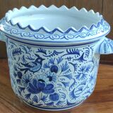 Old Delft flowerpot with bird decor