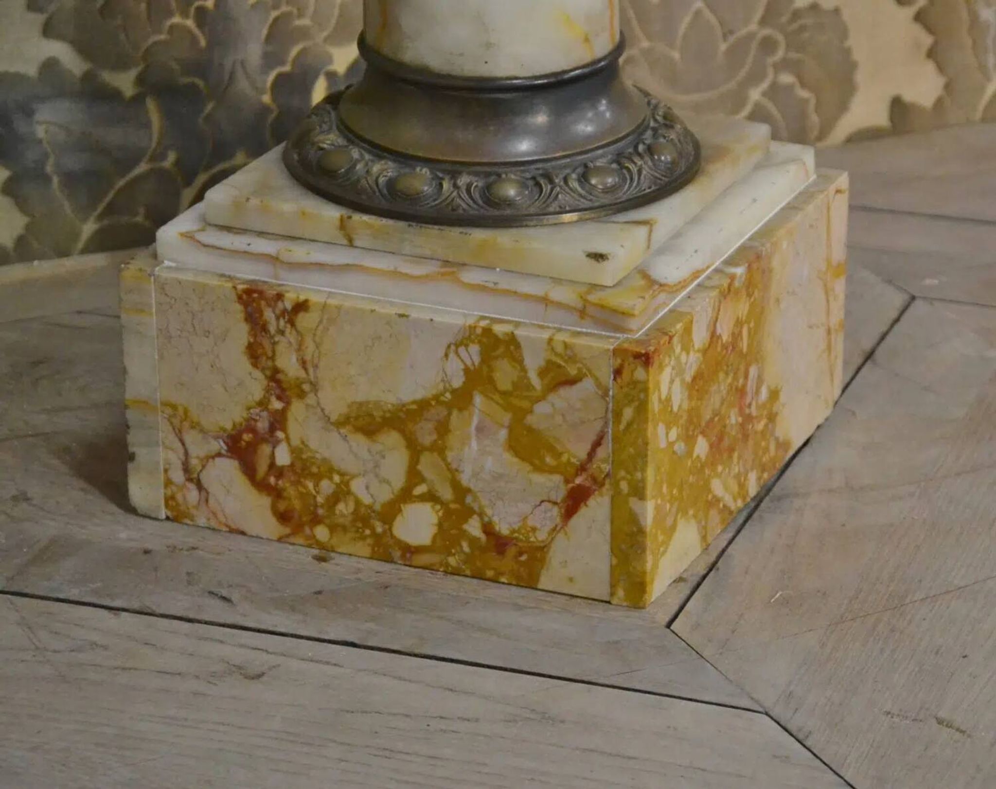 Colonne en onyx fin 19e siècle