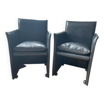 2 fauteuils Cassina 401 Break noir