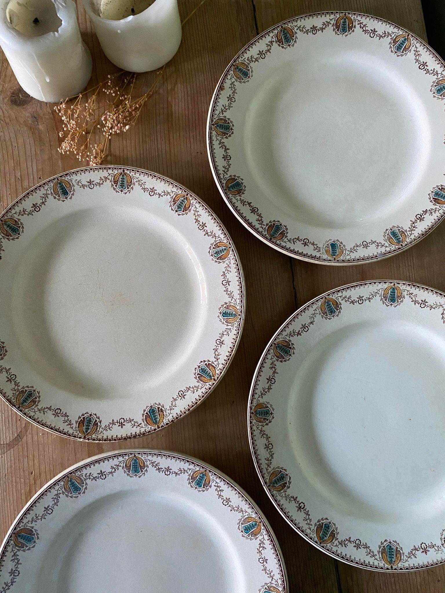 Set of 4 old flat plates in Terre de Fer, Cadiz L&G