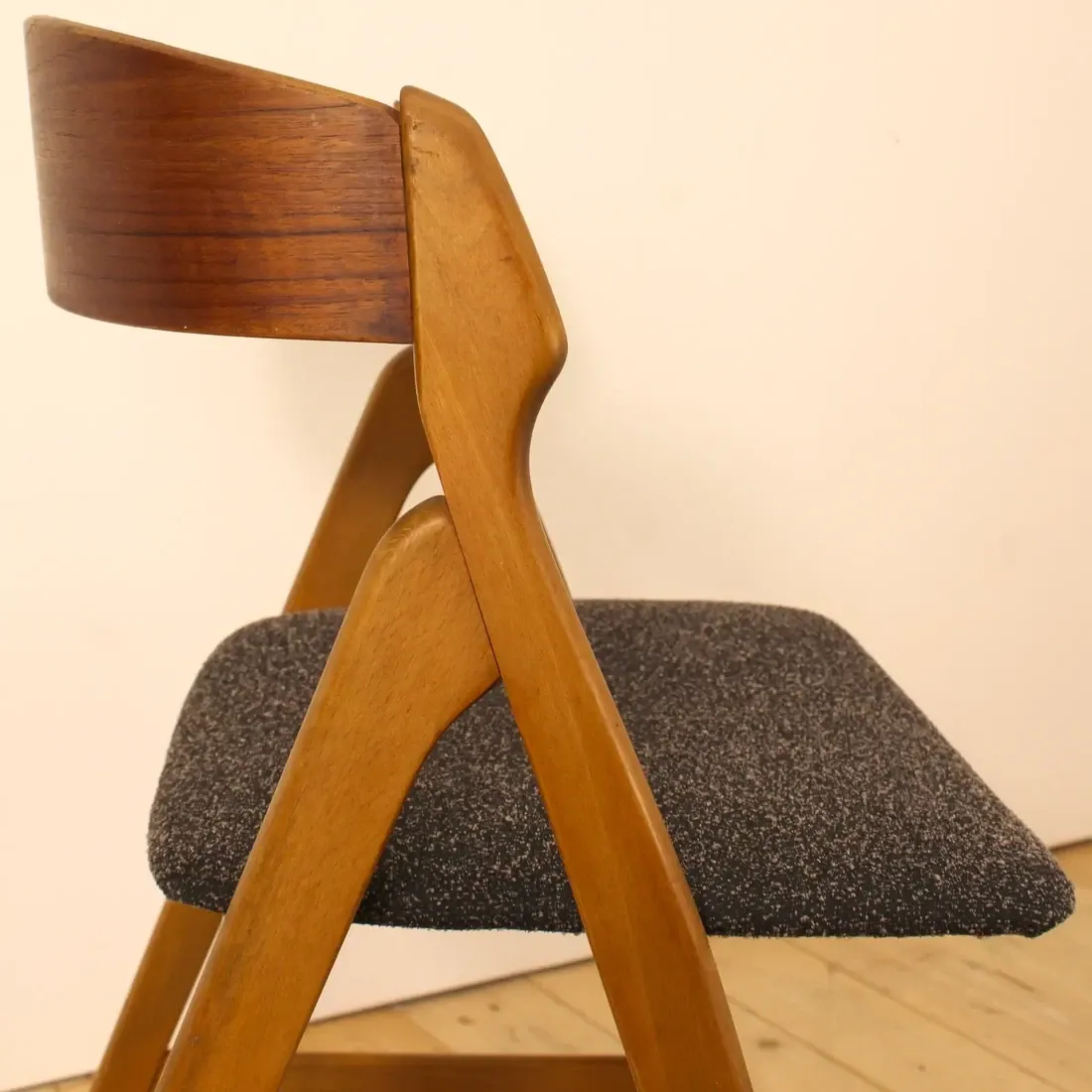 Set of 4 chairs model 1255 by Kjaernulf, 1960s.