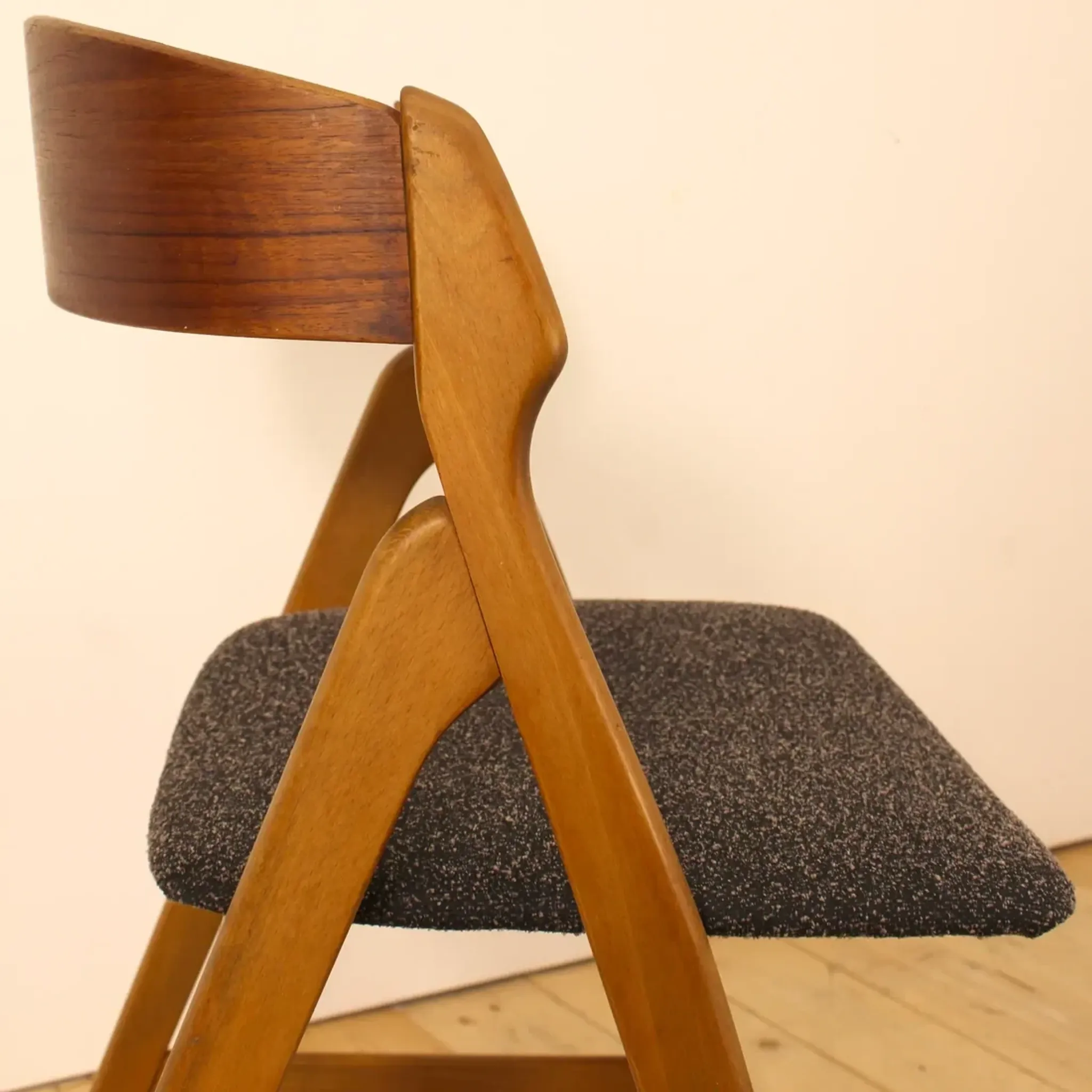 Set de 4 chaises modèle 1255 de Kjaernulf, années 60