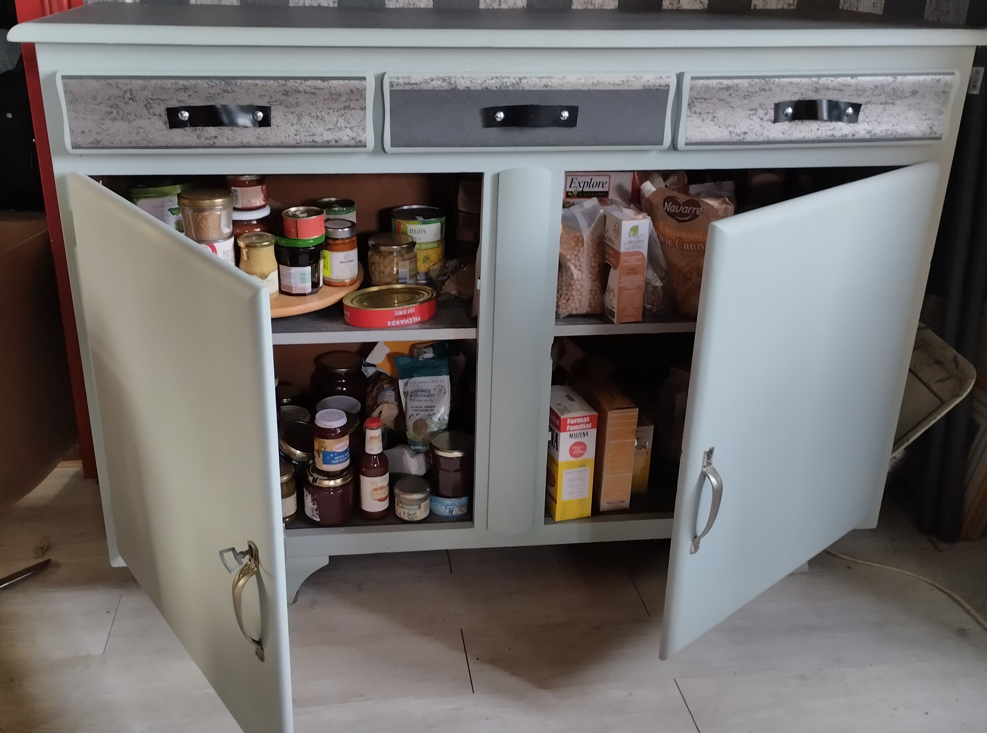 Restyled mado sideboard - 2 doors and 3 drawers